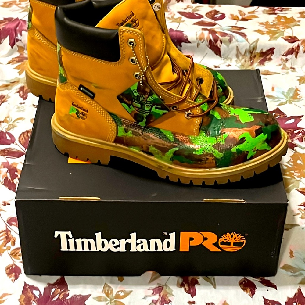 Custom Timberland Army Fatigue Steel Toe 6”Wmn Boots (US10)